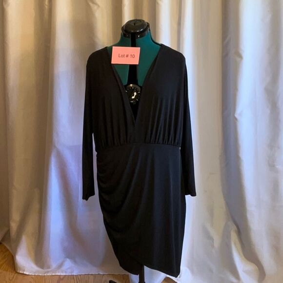 Long sleeved black dress by MISGUIDED in size 18 with deep v cut neckline - Picture 2 of 12